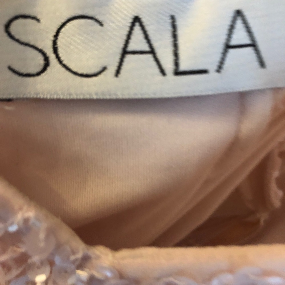 Dress - Picture 4 of 5
